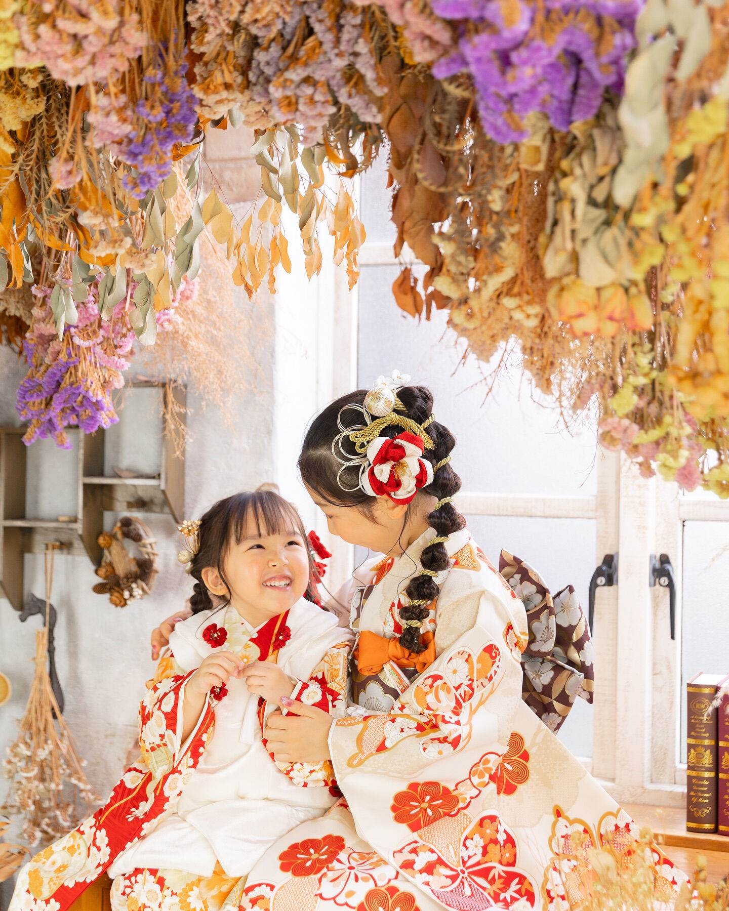 今、長久手店ではお外で撮影するとお花がたくさんのお写真が撮影